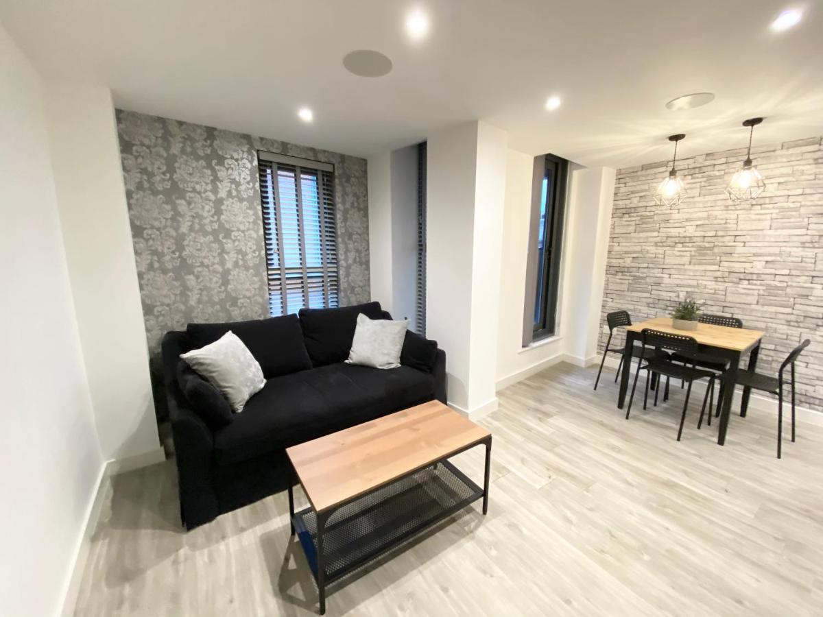 Cosy Centre Location, Hydro Massage Showe Manchester